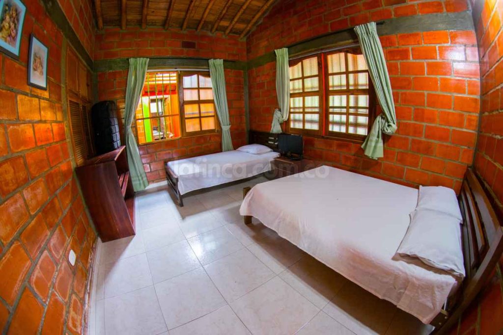 Fincas turísticas en Quindío para grupos grandes - Montenegro Pitaya