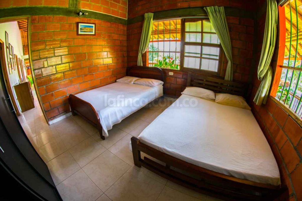 Fincas turísticas en Quindío para grupos grandes - Montenegro Pitaya