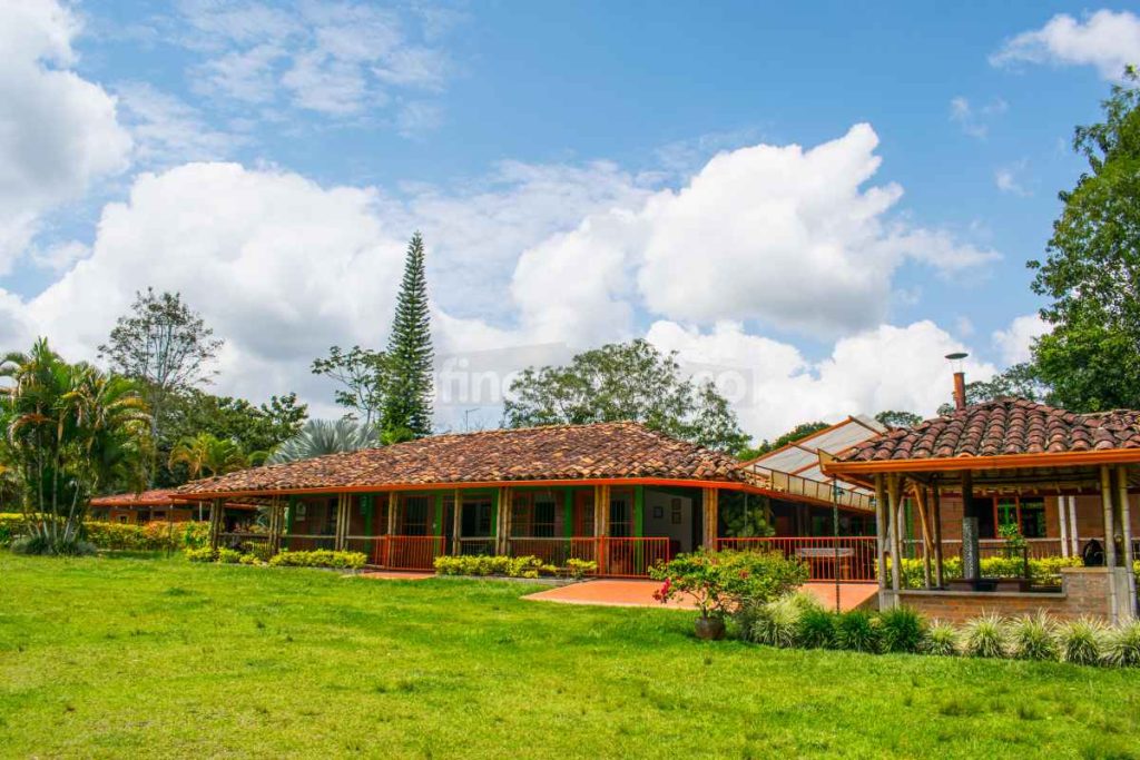 Fincas turísticas en Quindío para grupos grandes - Montenegro Pitaya