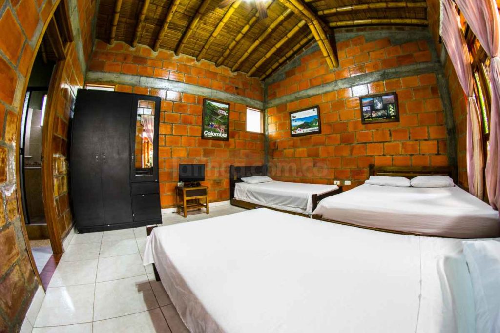 Fincas turísticas en Quindío para grupos grandes - Montenegro Pitaya