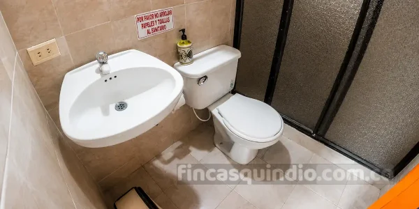 Baño o habitación de Finca Calarcá Azalea para huéspedes, para descanso de huéspedes