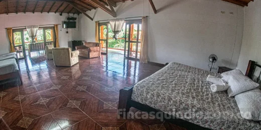 Área social para compartir en finca del Eje Cafetero, junto a zonas de descanso
