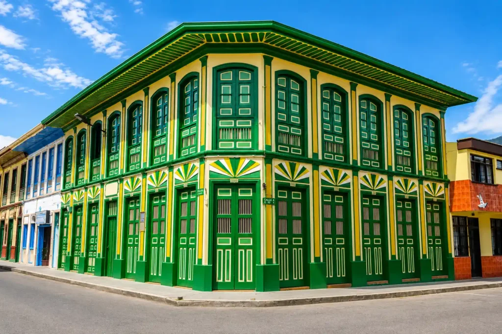 Arquitectura tradicional cafetera en Calarca para contenidos de turismo en Calarca, Quindio y el Eje Cafetero
