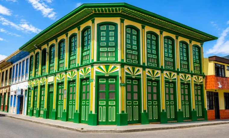 Arquitectura tradicional cafetera en Calarca para contenidos de turismo en Calarca, Quindio y el Eje Cafetero