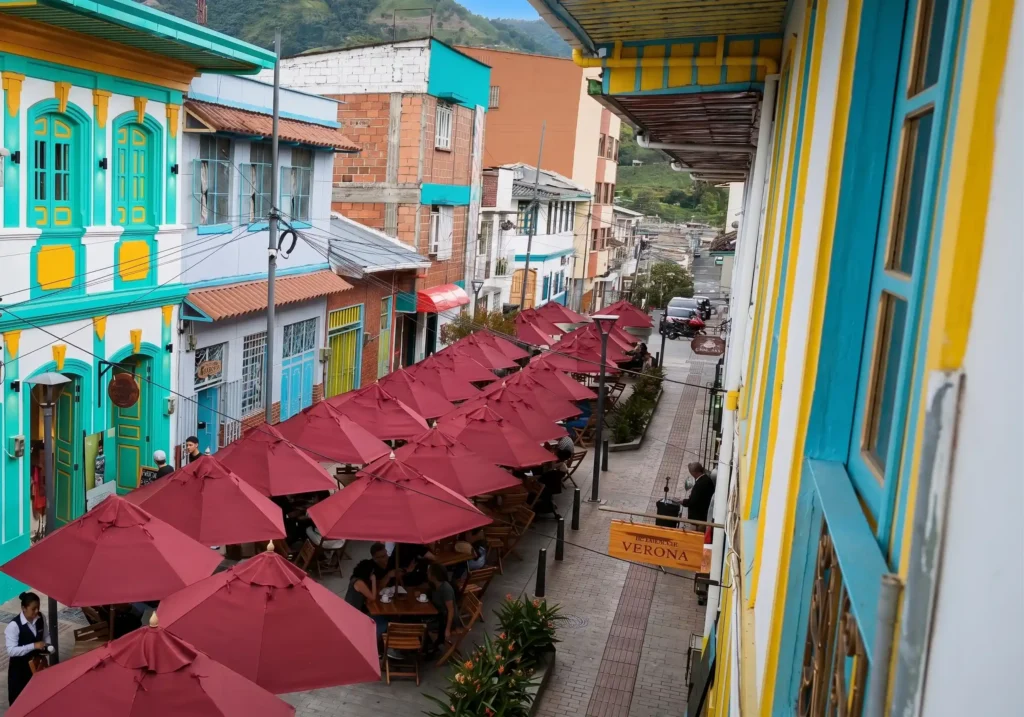 Calle 40 en Calarca para contenidos de turismo en Calarca, Quindio y el Eje Cafetero
