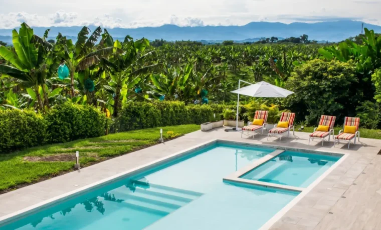 Piscina y paisaje de finca en Quimbaya, Quindío