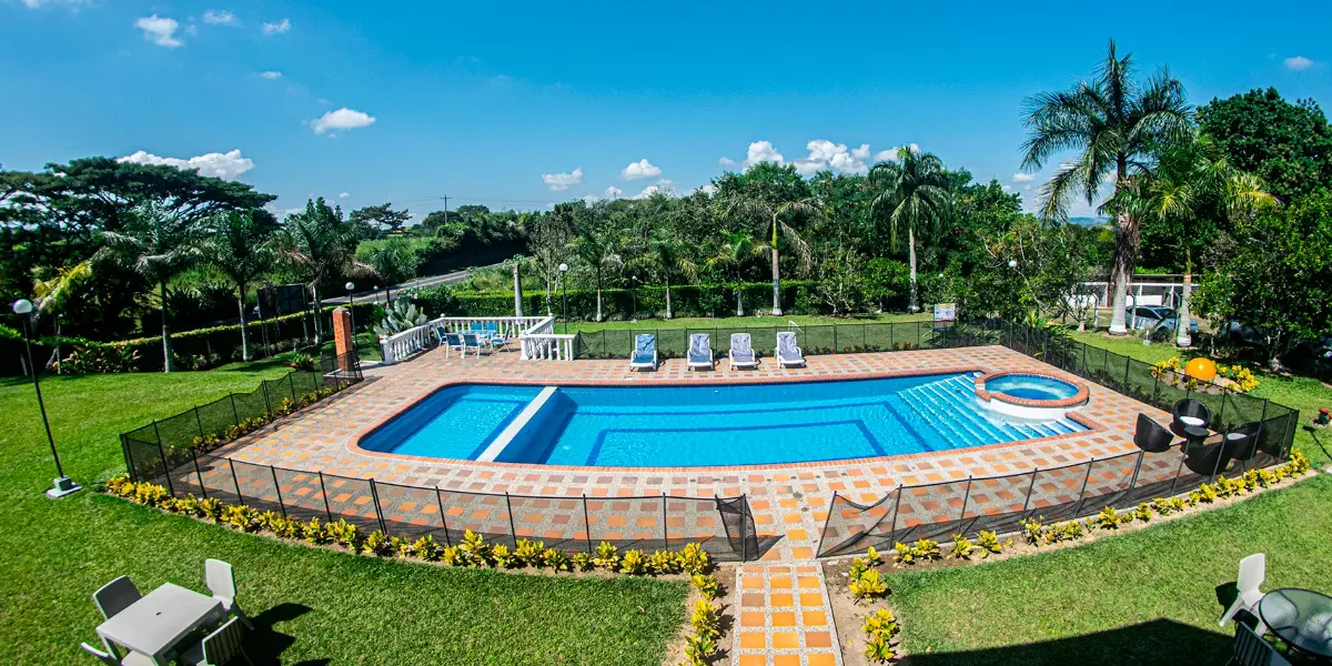 Piscina de finca en La Tebaida, Quindío