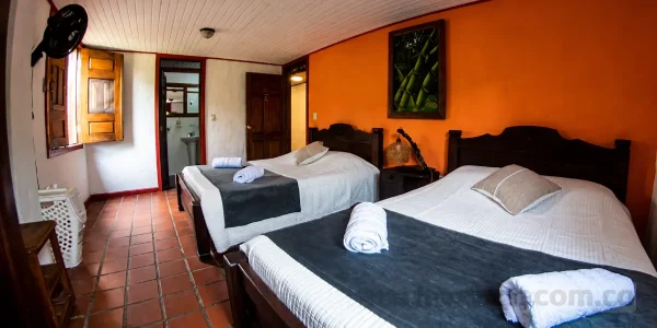 Habitación familiar de Finca Montenegro Carey en Montenegro, Quindío, para descanso de huéspedes