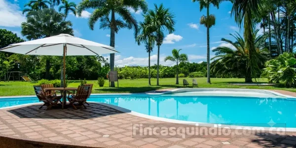 Zona social de Finca Montenegro Nuez en Montenegro, Quindío, como punto de encuentro