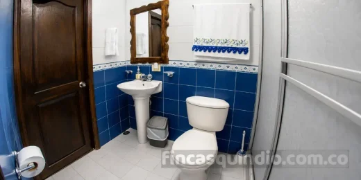 Habitación familiar de Finca Quimbaya Heliconia en Quimbaya, Quindío, con distribución para grupos