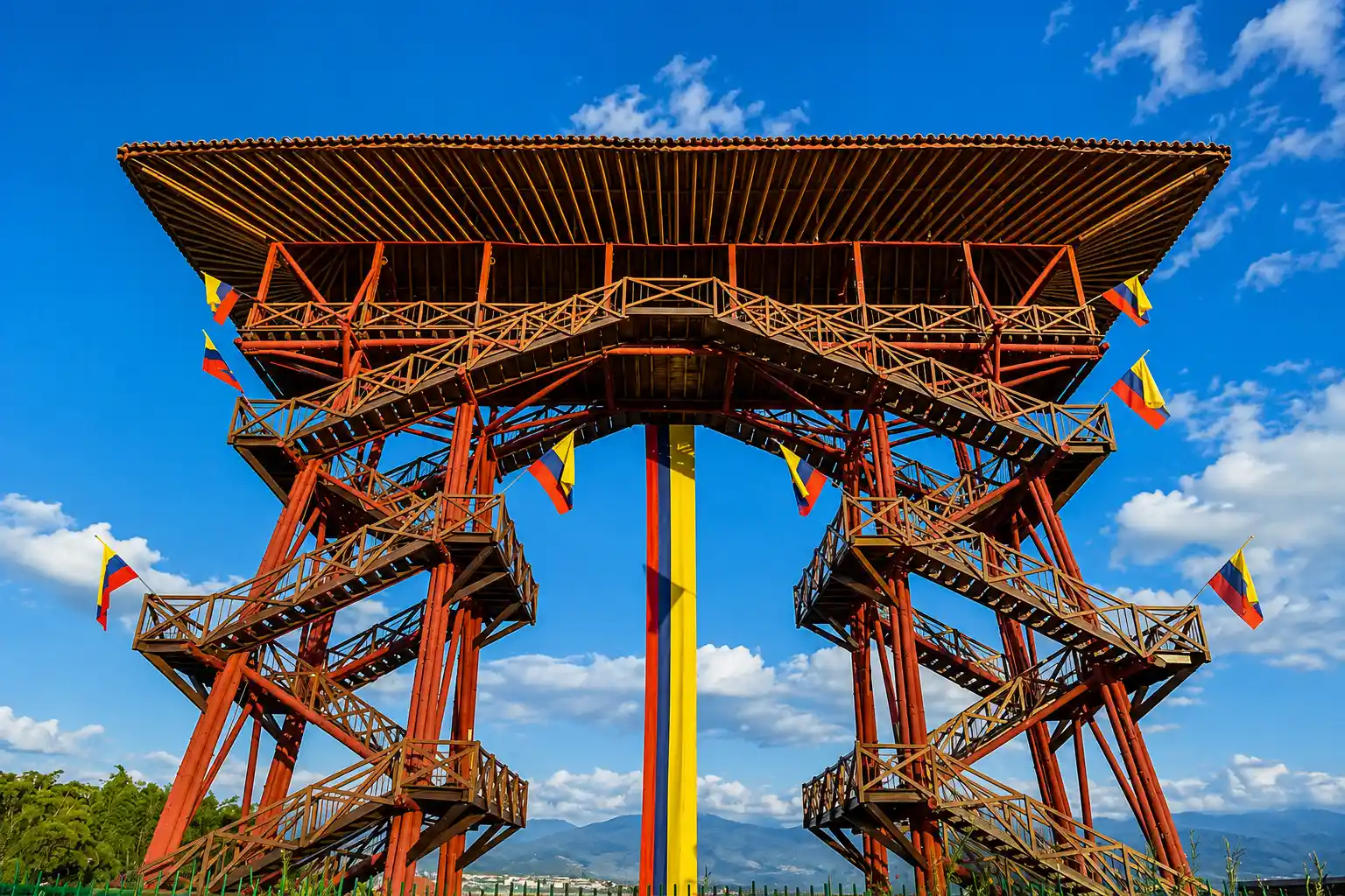 Torre del Parque del Cafe en Montenegro, Quindio, estructura visible dentro del recorrido del parque tematico.